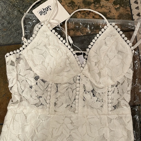 NWT selfie Leslie ruffle trim mini dress white size S - Picture 9 of 10